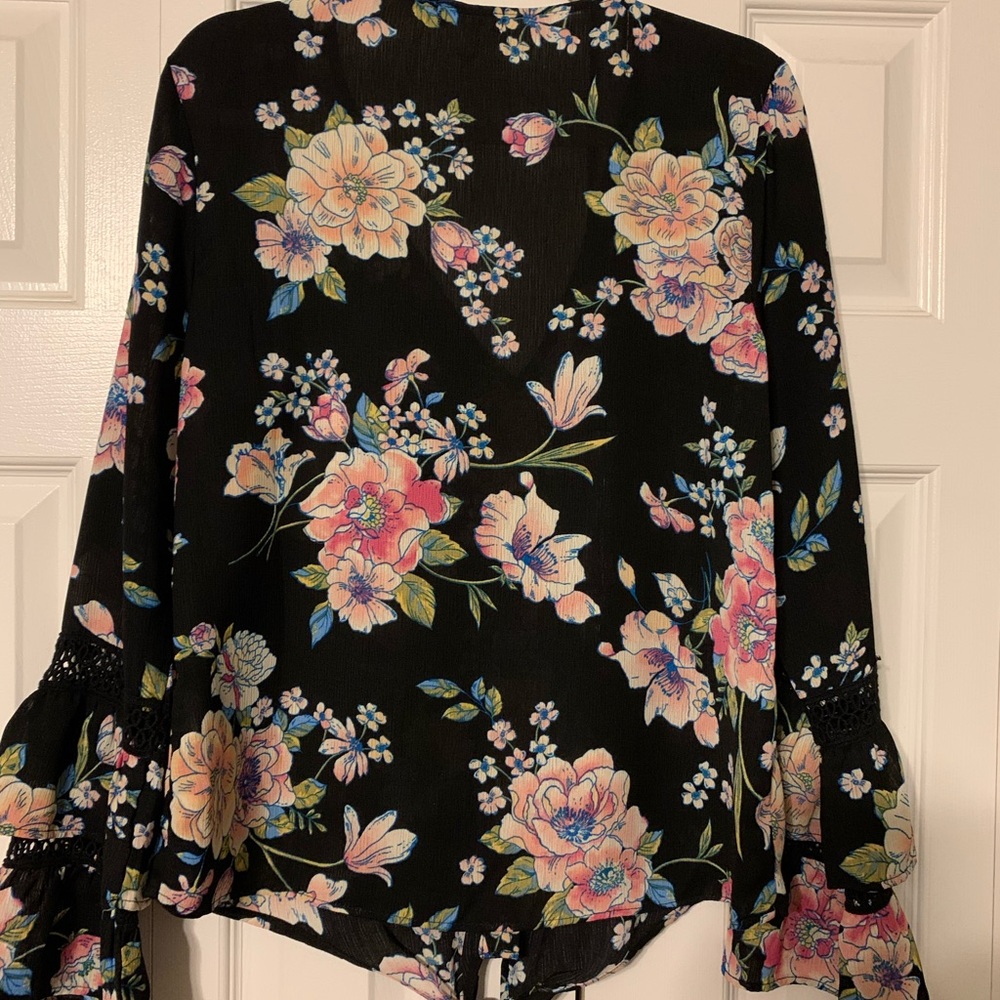 Colorful Black floral top - Picture 2 of 3